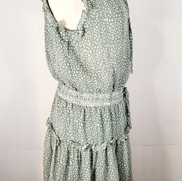 Pinch Lined Floral Dress Size Small NEW with Tag - Picture 2 of 12